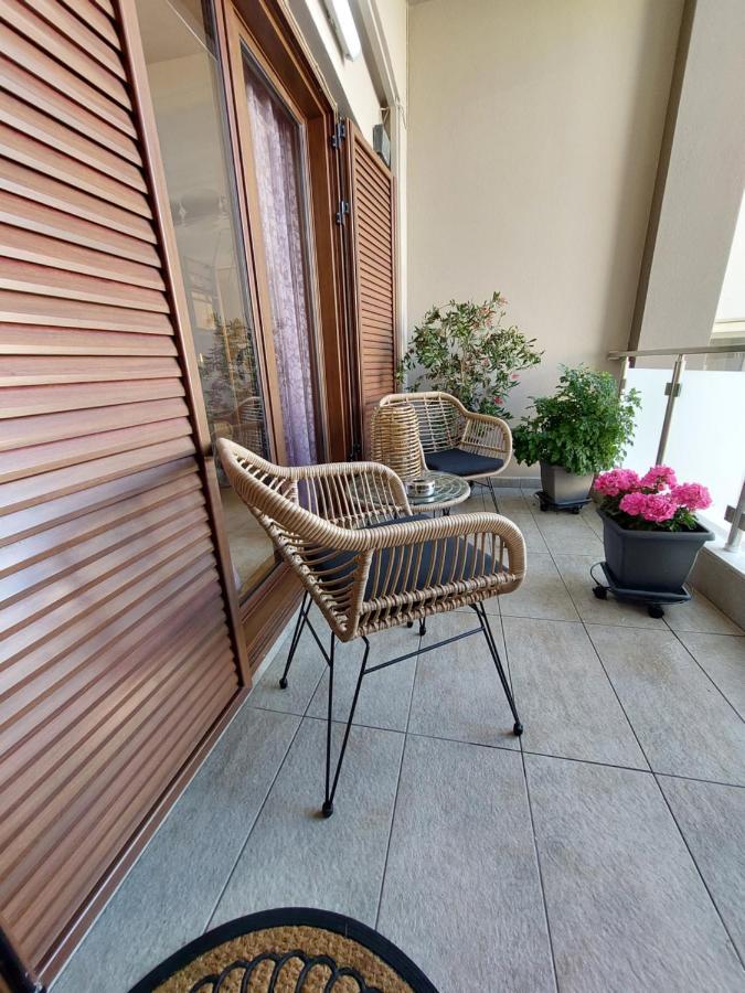 Rika'S Sea View Apartment Hriszí Aktí Haniá Kültér fotó
